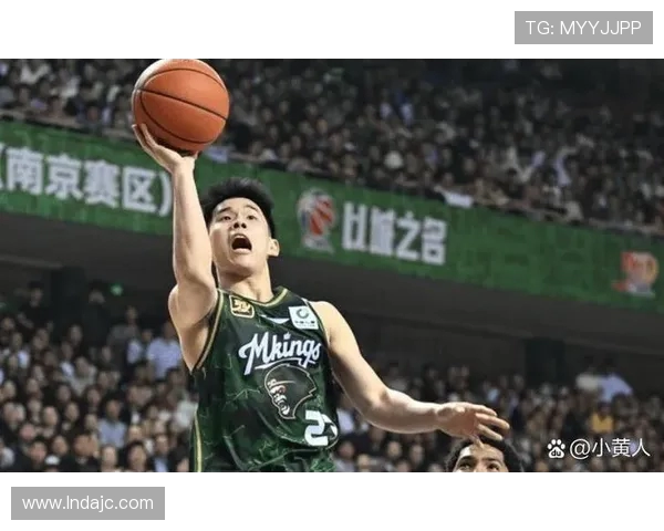 南京篮球队实力变革引发热议球迷期待新赛季的精彩表现与突破 南京篮球队实力变革引发热议球迷期待新赛季的精彩表现与突破