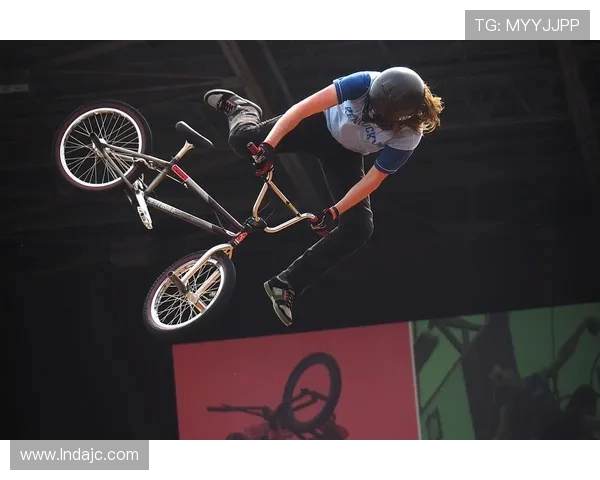 武汉极限运动队技术创新引领潮流勇攀极限运动新高峰 武汉极限运动队技术创新引领潮流勇攀极限运动新高峰