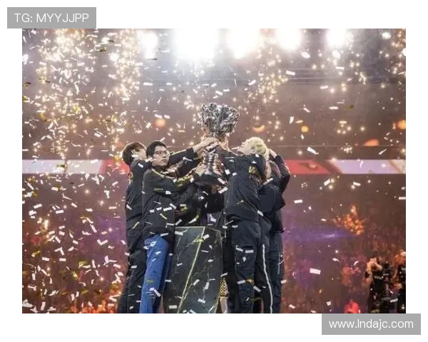 英雄联盟盛宴：深入解析FPX战队的游戏节奏与战略布局