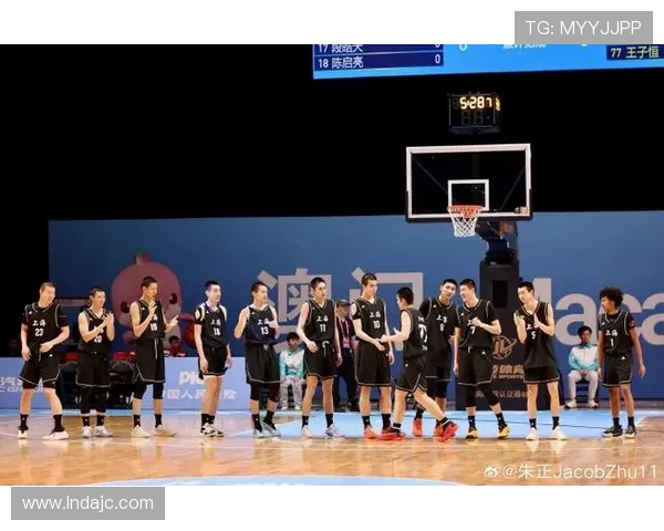 吴冠希领衔新一季篮球盛宴展现实力与团队精神引领年轻球员成长之路
