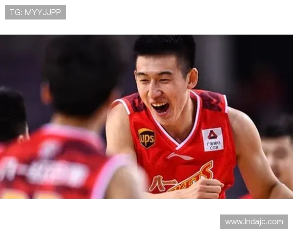 山东男篮对决八一男篮精彩赛程回顾与战术分析