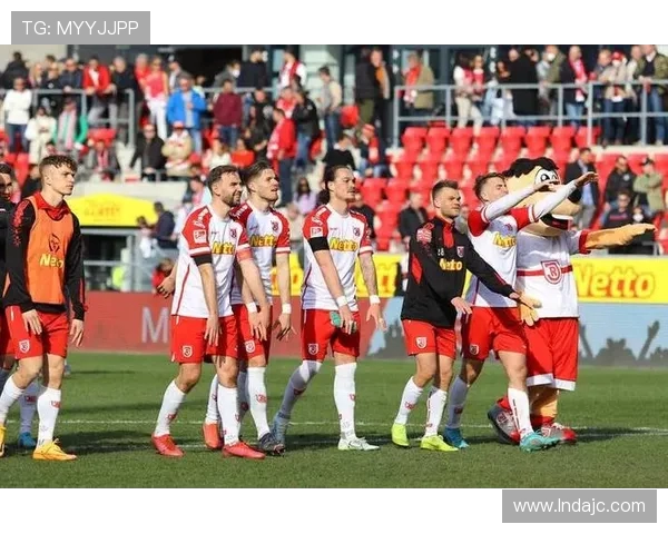 弗赖堡主场迎战因戈施塔全力争胜展现实力与决心