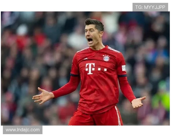 恒大与拜仁对比分析：中德足球巨头的实力与影响力之争