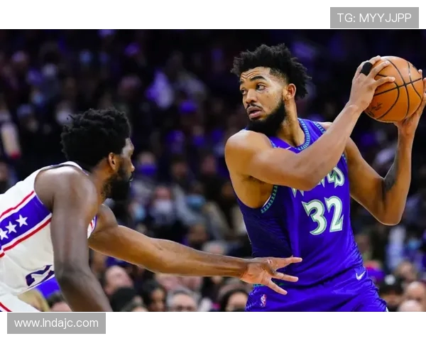 戴维斯与埃辛的对决谁能在篮球场上笑到最后