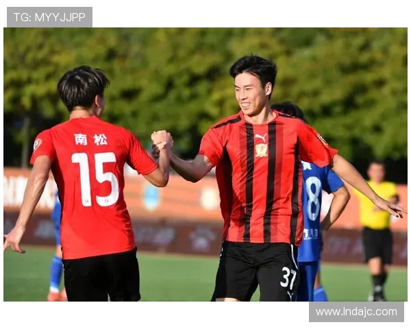 南京足球队在全国耐力排行榜中荣获第三名展现出强大实力与潜力