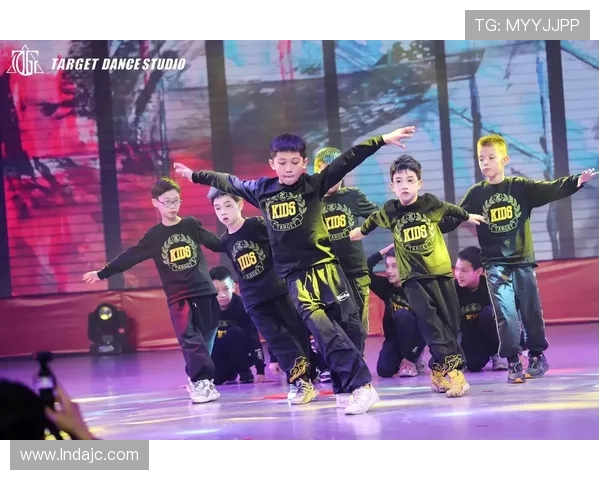 成都街舞队的节奏密码：深入探讨街舞文化与团队协作的魅力